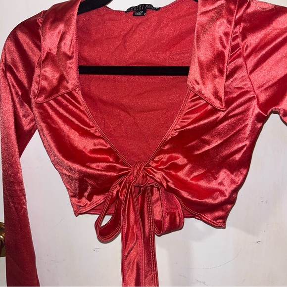 Red satin corset top with adjustable front ties - Picture 5 of 7